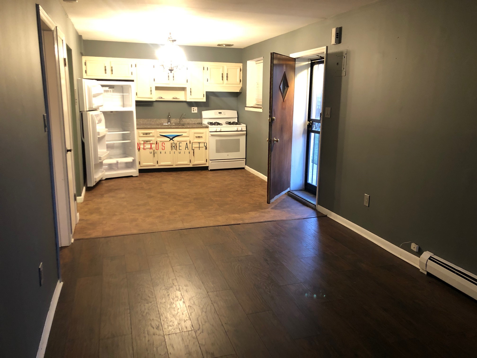 Beautiful 1 Bedroom apartment in Upper Ditmars ONLY 1600 Nexus