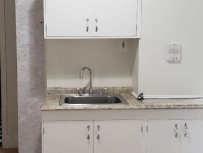 RENOVATED 2 BEDROOM APARTMENT $2300