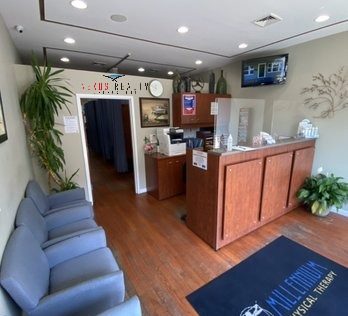 Established professional outpatient physical therapist office with the latest high tech therapeutic equipment in Brooklyn