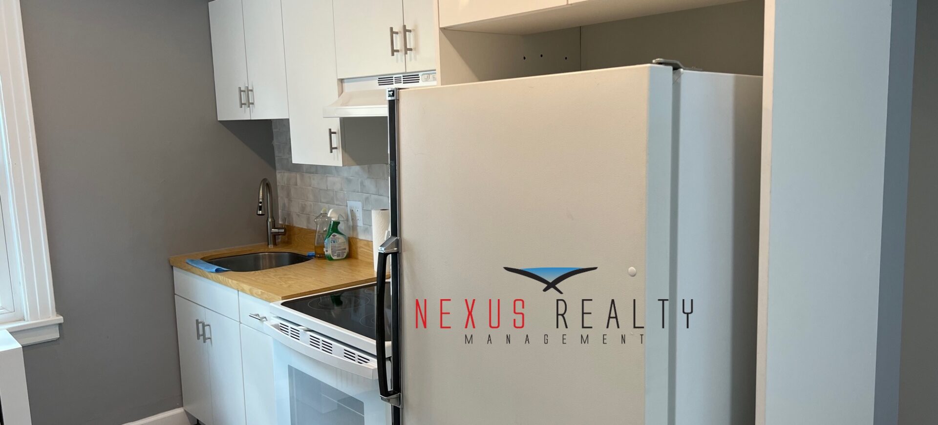 Bright 1 Bedroom apartment In Glendale ONLY $2000