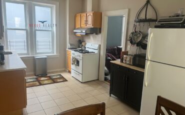 Amazing 3 Bedroom apartment in Woodside $3200