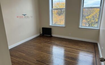 Sunny 2 Bedroom apartment in Woodside $2400