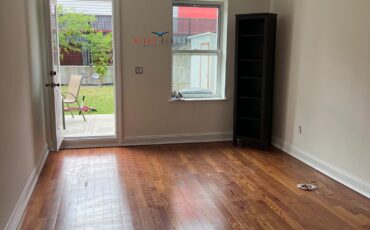 Beautiful 1 Bedroom walk-in apartment with backyard in Astoria $2200