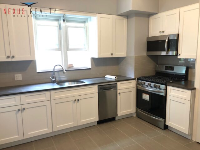 RENOVATED 2 BEDROOM APARTMENT In ASTORIA $3000
