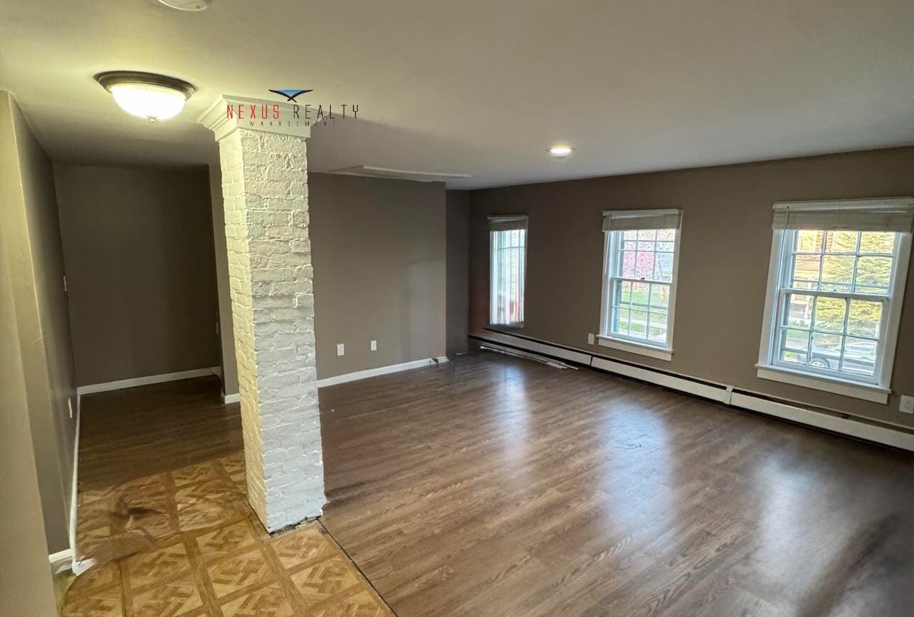 Beautiful 2 Bedroom apartment in Greenport $2600