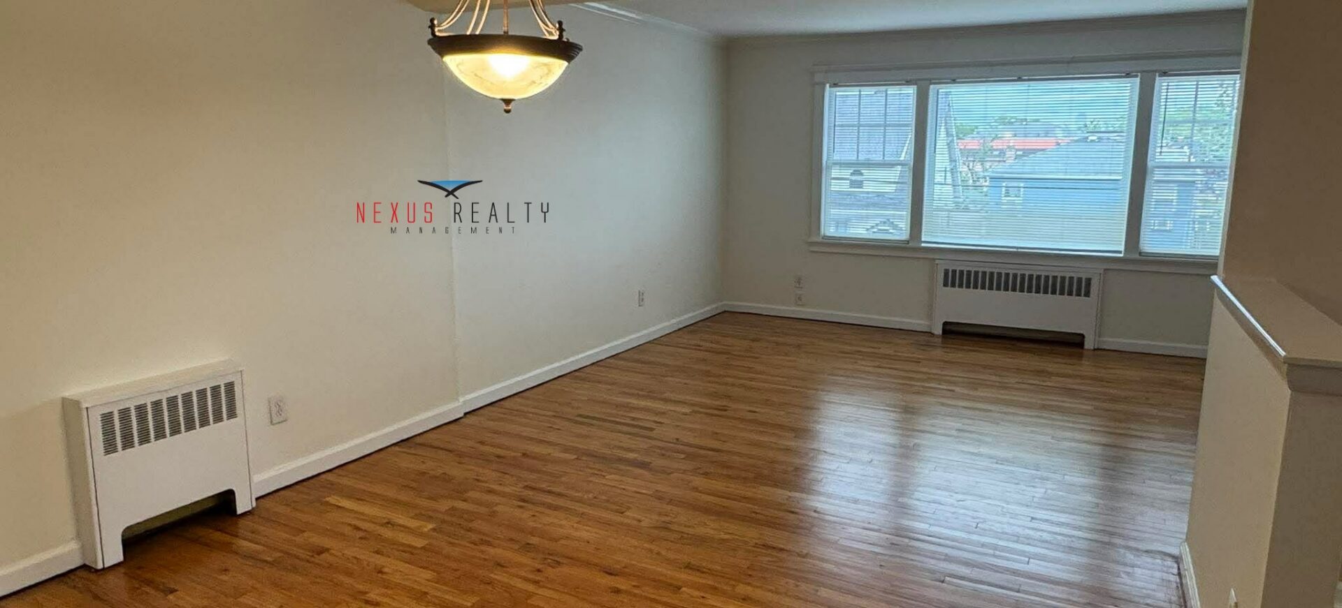 Huge 3 Bedroom apartment in College Point ONLY $3200
