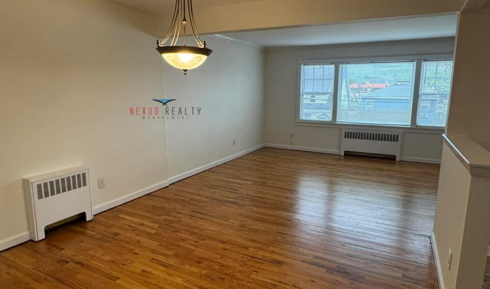 Huge 3 Bedroom apartment in College Point ONLY $3200
