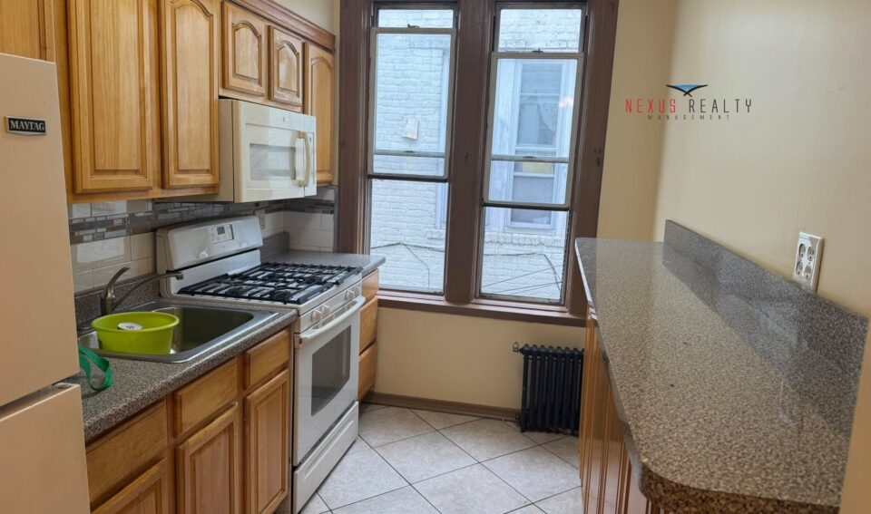 4 Bedroom apartment in East Elmhurst $3600