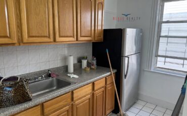 Beautiful 1 Bedroom apartment in Elmhurst ONLY $2000