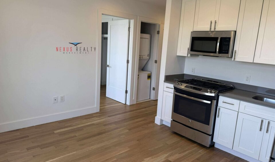 Brand New 1 Bedroom Apartment with balcony in Astoria $3100