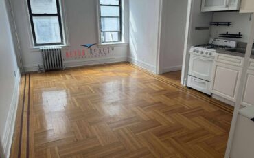 Bright 1 Bedroom Apartment in Astoria $2600