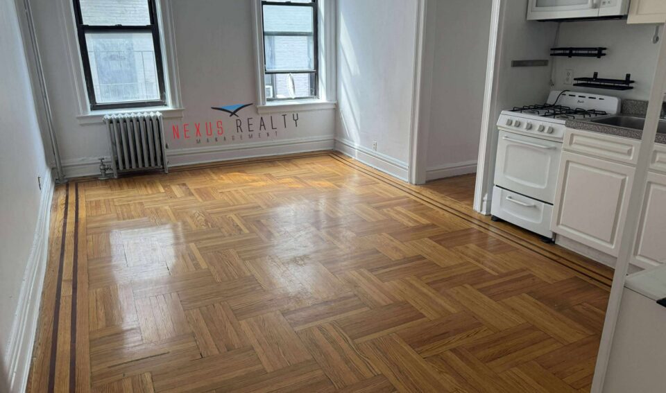Bright 1 Bedroom Apartment in Astoria $2600