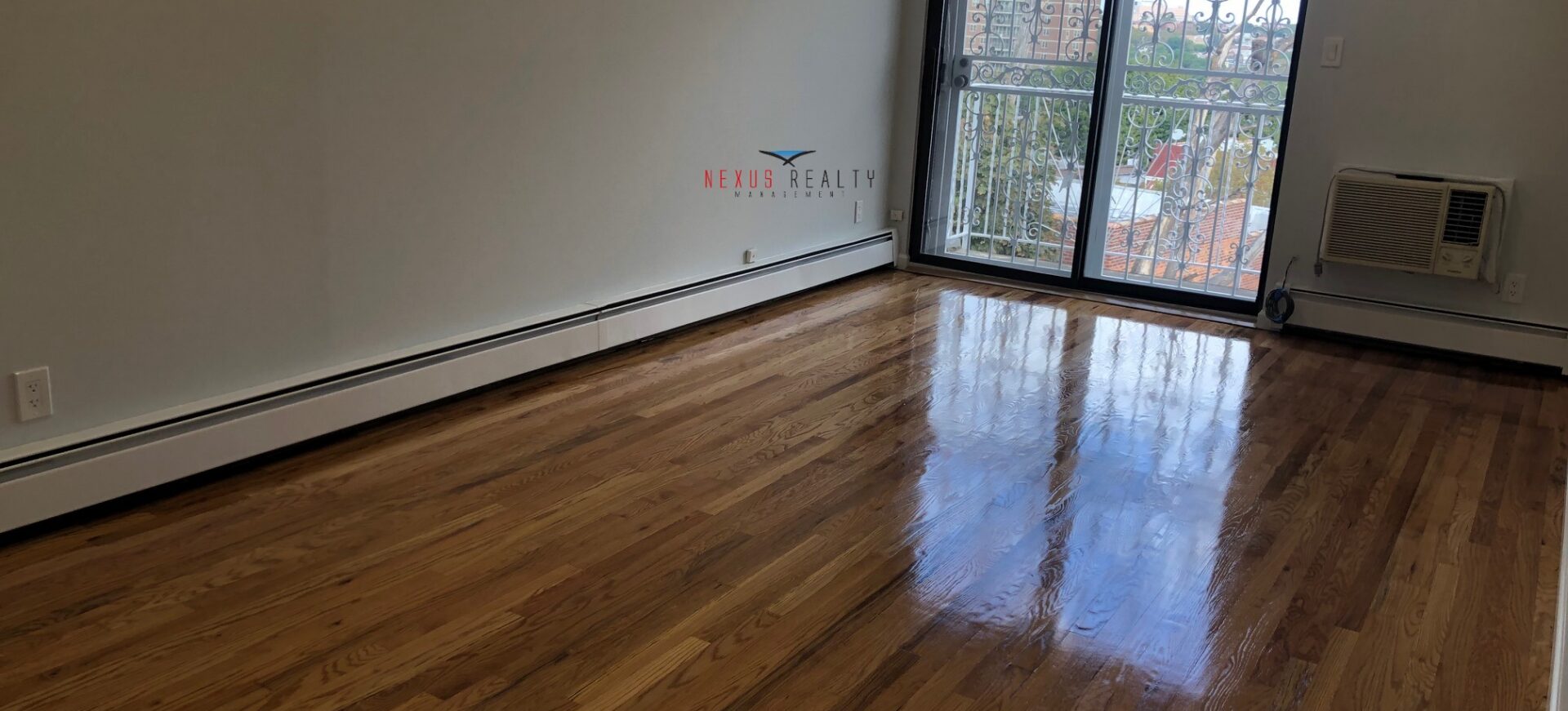 Gut renovated 1 Bedroom apartment with Balcony in Woodside $2300