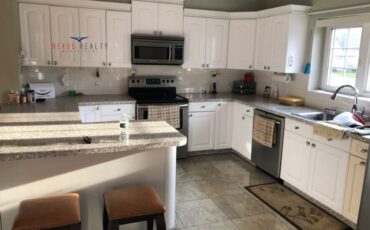 Amazing 4 Bedroom apartment in Levittown ONLY $4000
