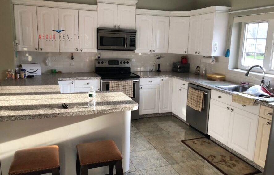 Amazing 4 Bedroom apartment in Levittown ONLY $4000